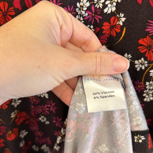 Draper James brand new with tags Knit Turtleneck Dress Ribbon Flower size small - Picture 5 of 7